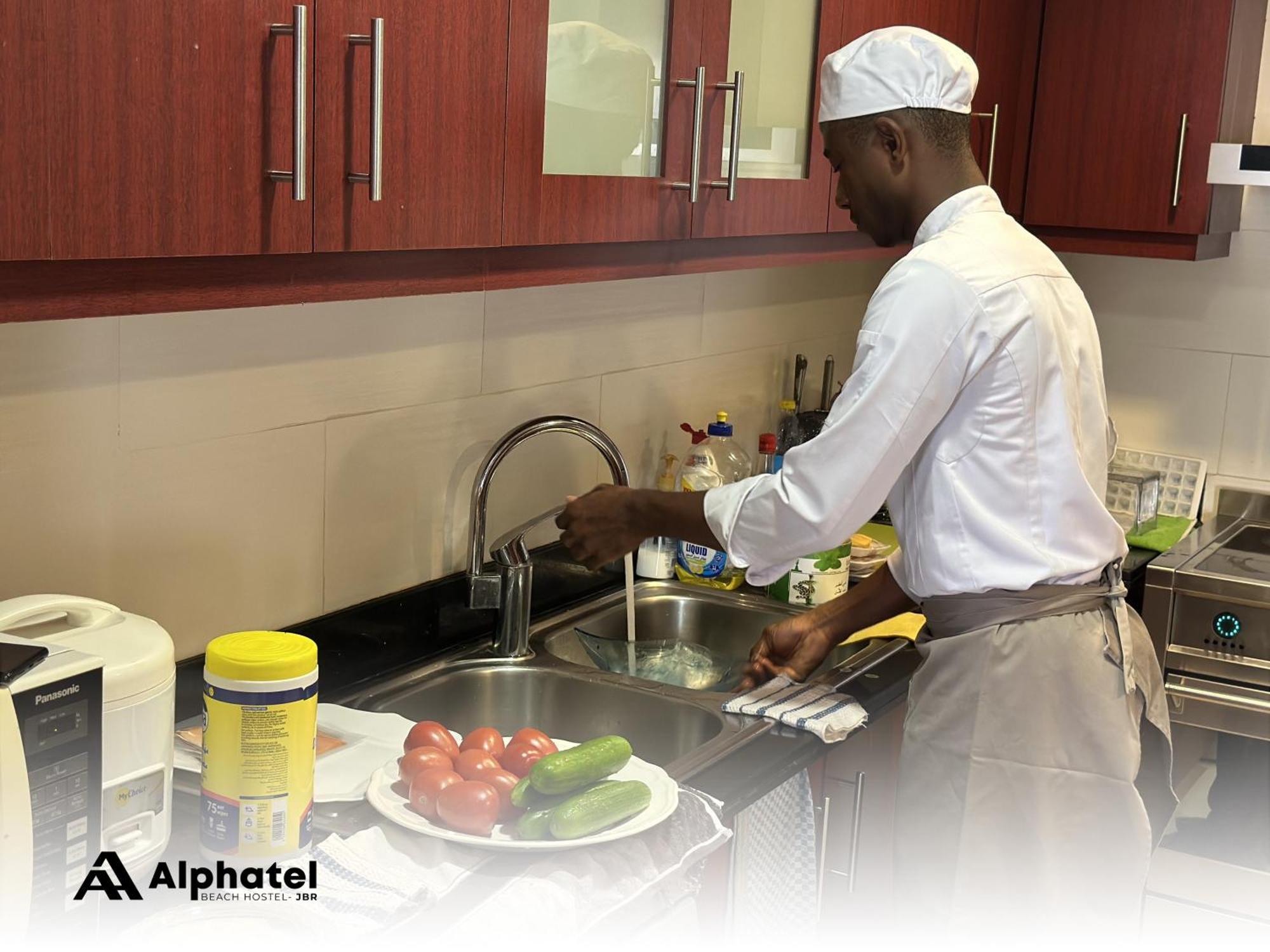 Alphatel Beach Hostel Jbr Dubai Exterior foto