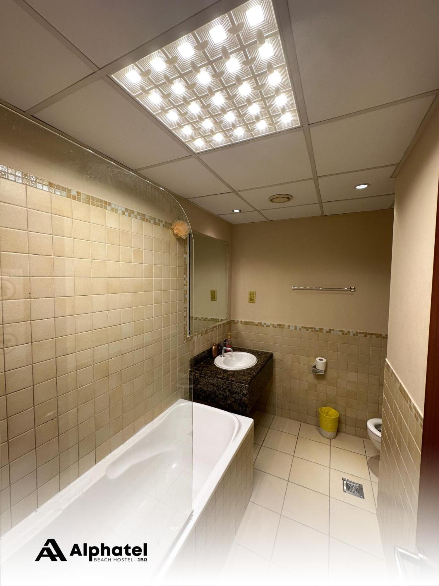 Alphatel Beach Hostel Jbr Dubai Exterior foto